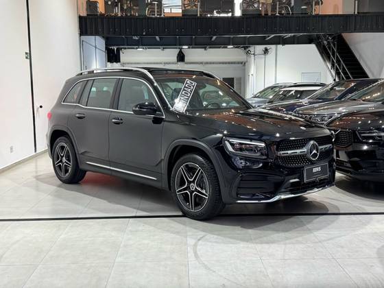 MERCEDES-BENZ GLB 220 2.0 MHEV AMG LINE 4MATIC 8G-DCT MERCEDES-BENZ GLB 220 2.0 MHEV AMG LINE 4MATIC 8G-DCT